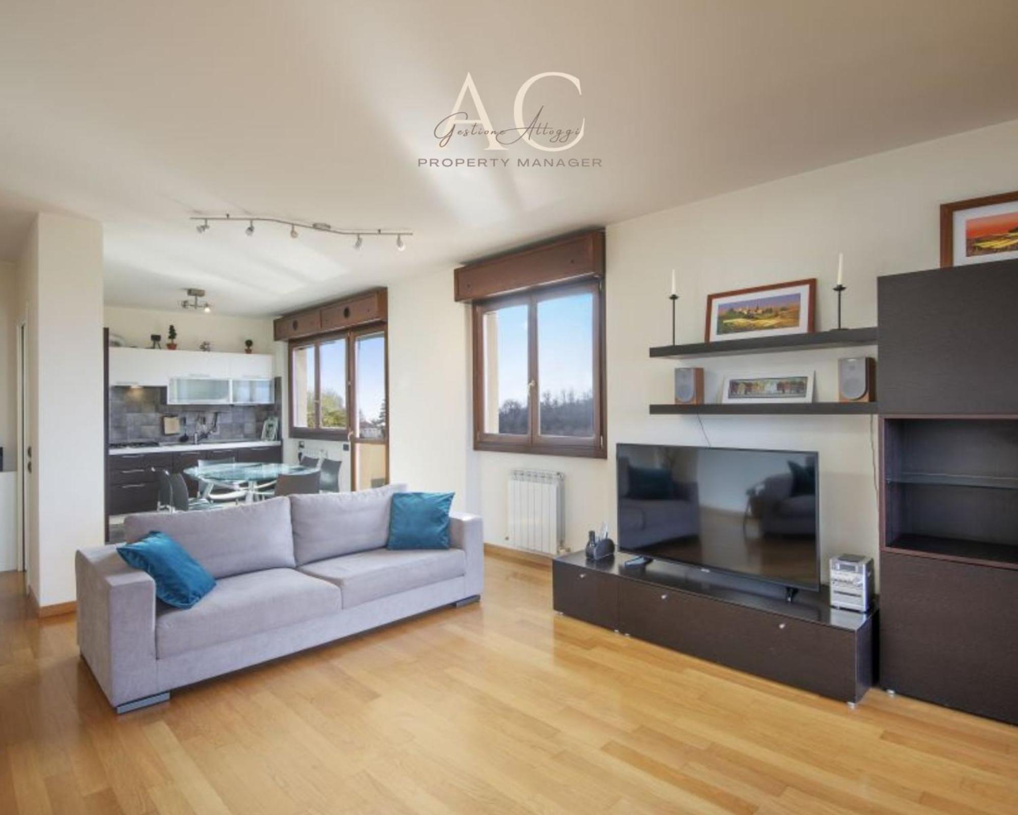 Apartment The House On The